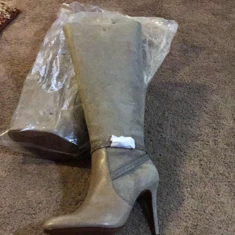 Boots size 7 coach
